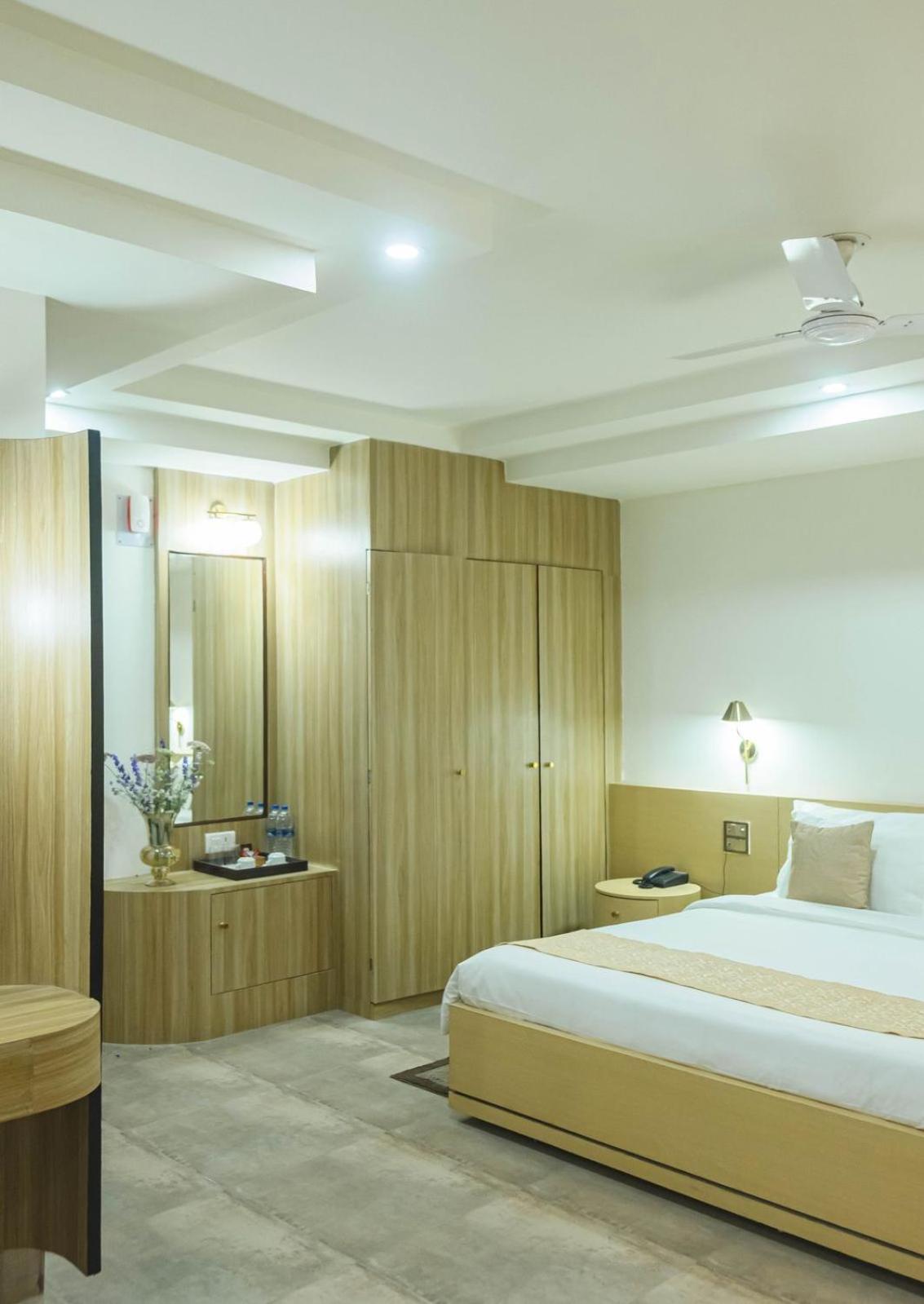 Hotel Lake Shilloi Dimāpur Eksteriør bilde