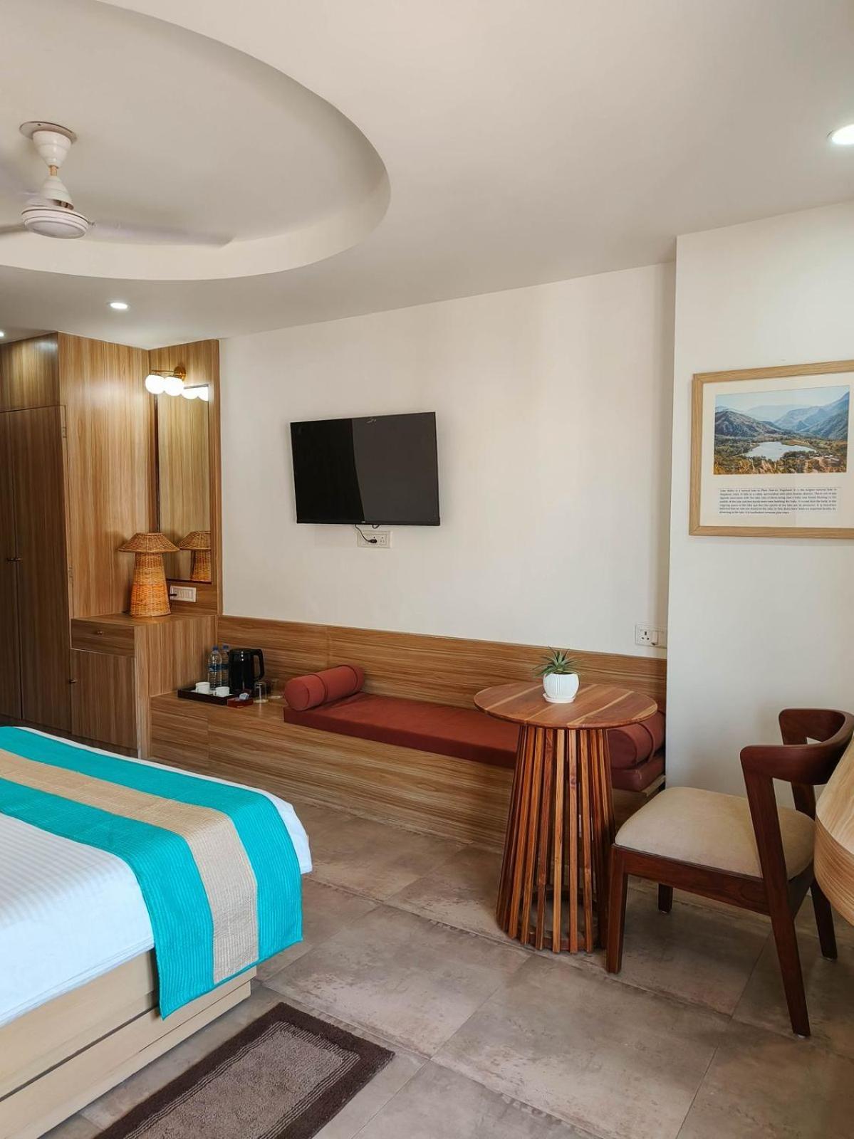 Hotel Lake Shilloi Dimāpur Eksteriør bilde